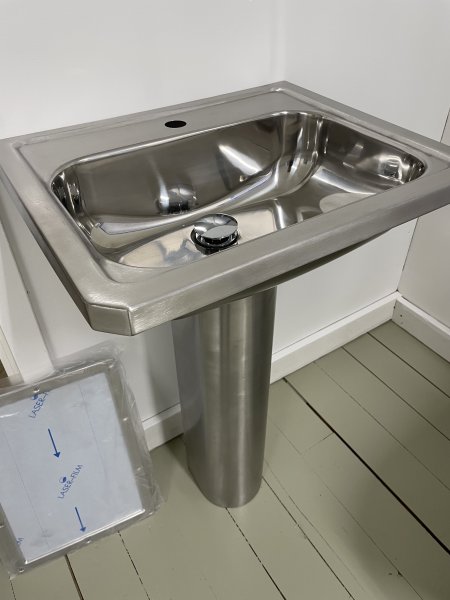 Tvättställ i rostfritt med stativ, vattenlås och bottenventil 500 × 408 × 800 mm
