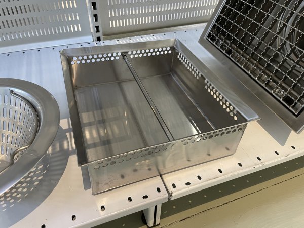 MR 832-0 300x300 Sandfångsbrunn för betonggolv mm